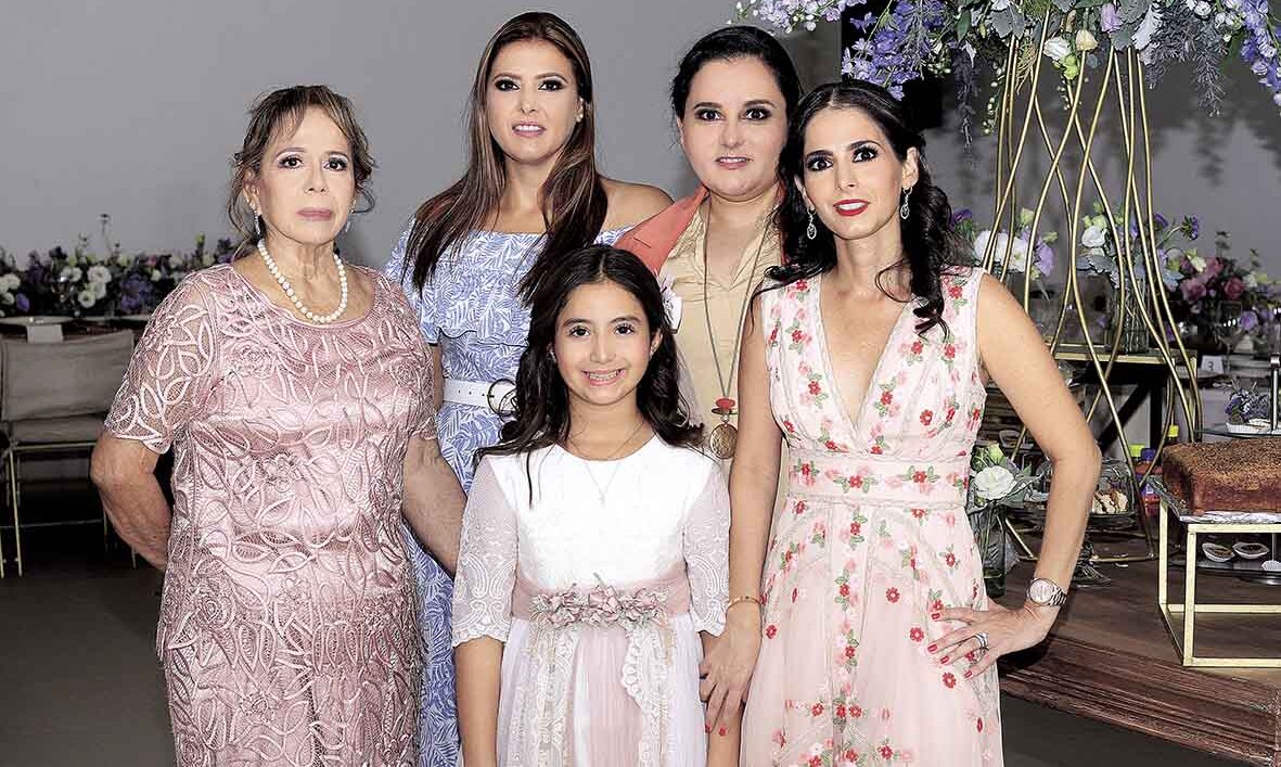 Esperanza Guevara, Mariana Septién, Marcela Septién, Georgina Septién y Luciana Gutiérrez / Fotos: José Chang
