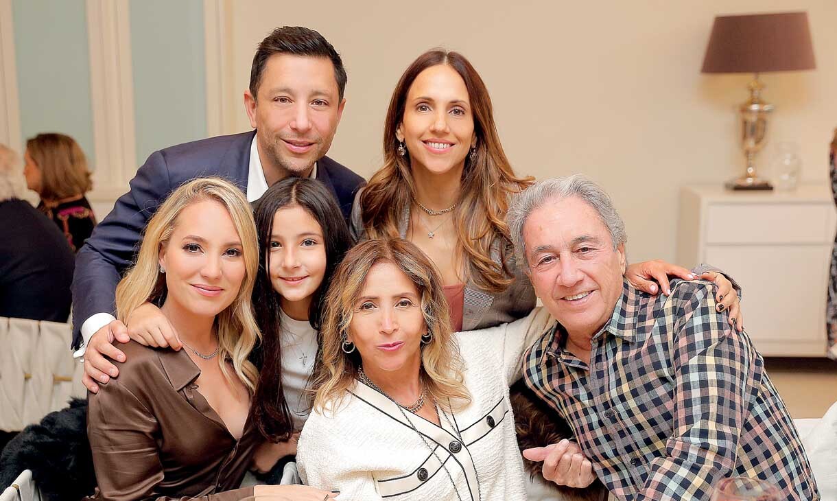 Karen Cortés, Donato Muñoz, Daniela Muñoz, Sofia Muñoz, Sandra Garza de Muñoz y Donato Muñoz