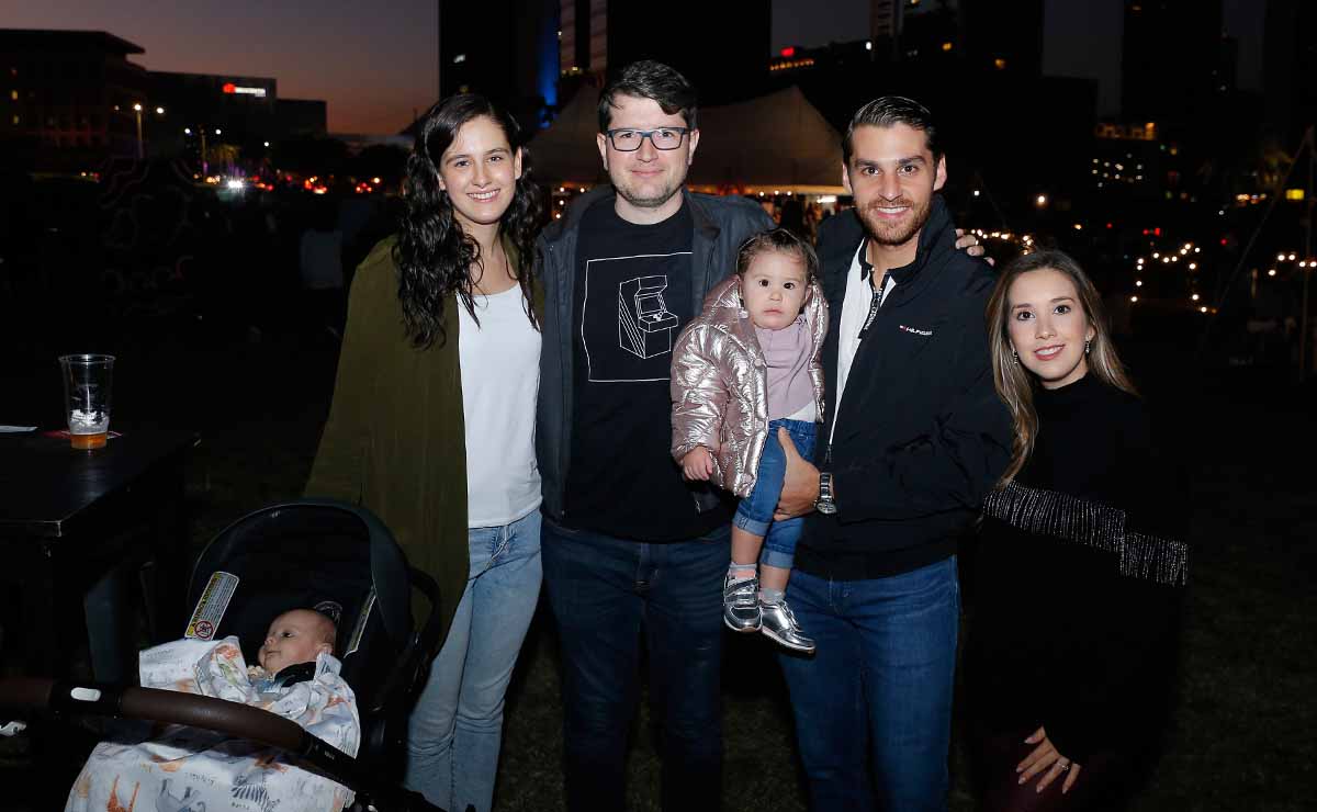 Alejandro Madero, Ana Isabel de la Torre, Alejandro Madero, David de Urquidi, Carolina Gutierrez y Balbina de Urquidi / Fotos: Daniel Saldívar