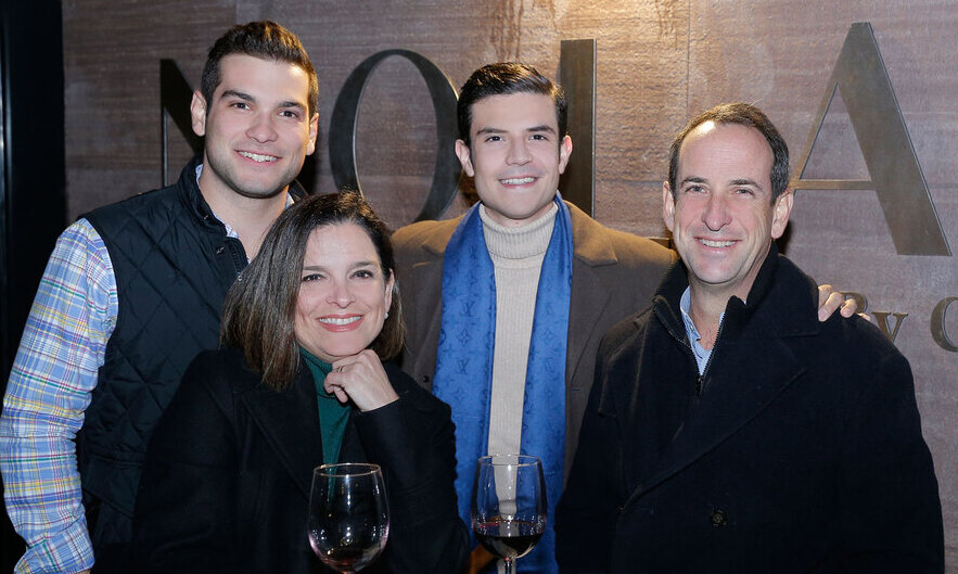 José González, Adrián Meouchi,  Zandra Gámez de Meouchi y Adrián Meouchi