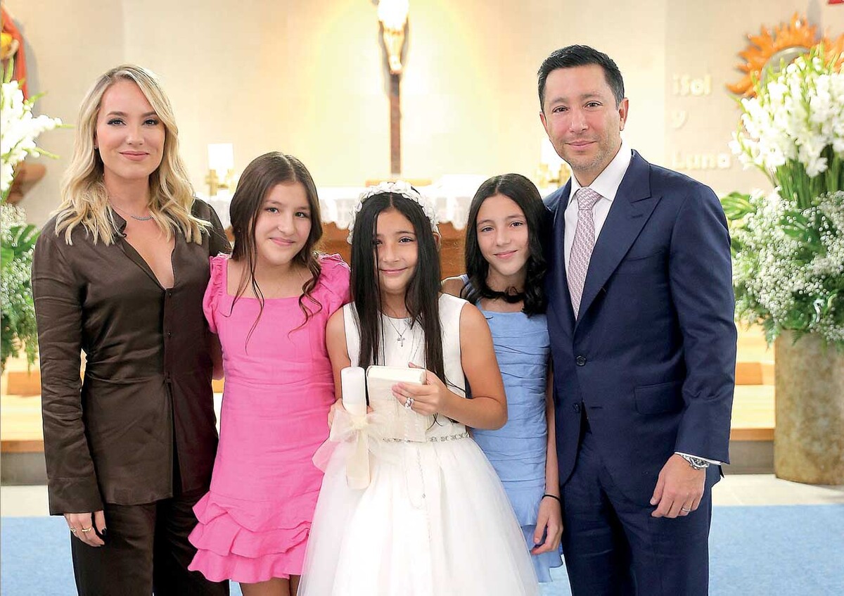 Karen Cortés de Muñoz, Alexa Muñoz, Sofia Muñoz, Alana Muñoz y Donato Muñoz