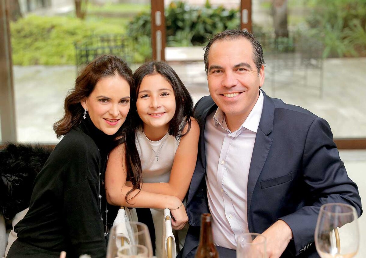 Lucía Martínez de Frías, Sofia Muñoz y Adrián Frías
