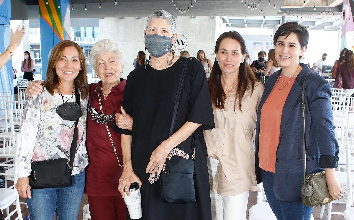 María Isabel Aviles, Giorgia De la Garza, Giorgia Elizondo, Claudin Criollos de Elizondo y Daniela Durán / Foto: Antonio Mireles