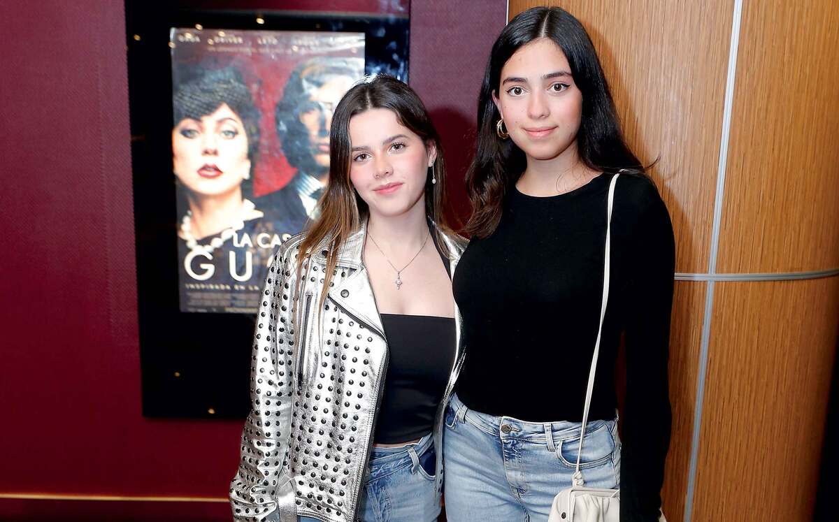 Mariana Garza y Alexa Murillo