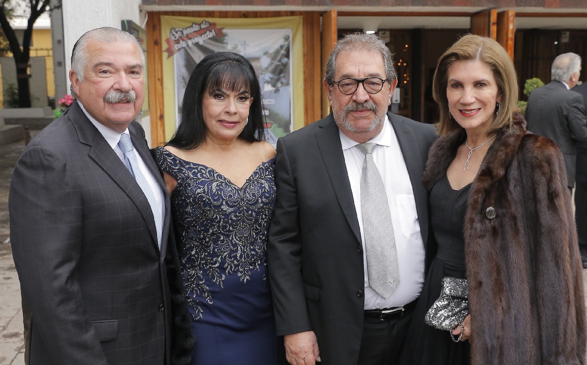 Ricardo Villarreal, Irma Sánchez de Villarreal, Gerardo Rocha y Adriana García de Rocha / Foto: Daniel Saldívar