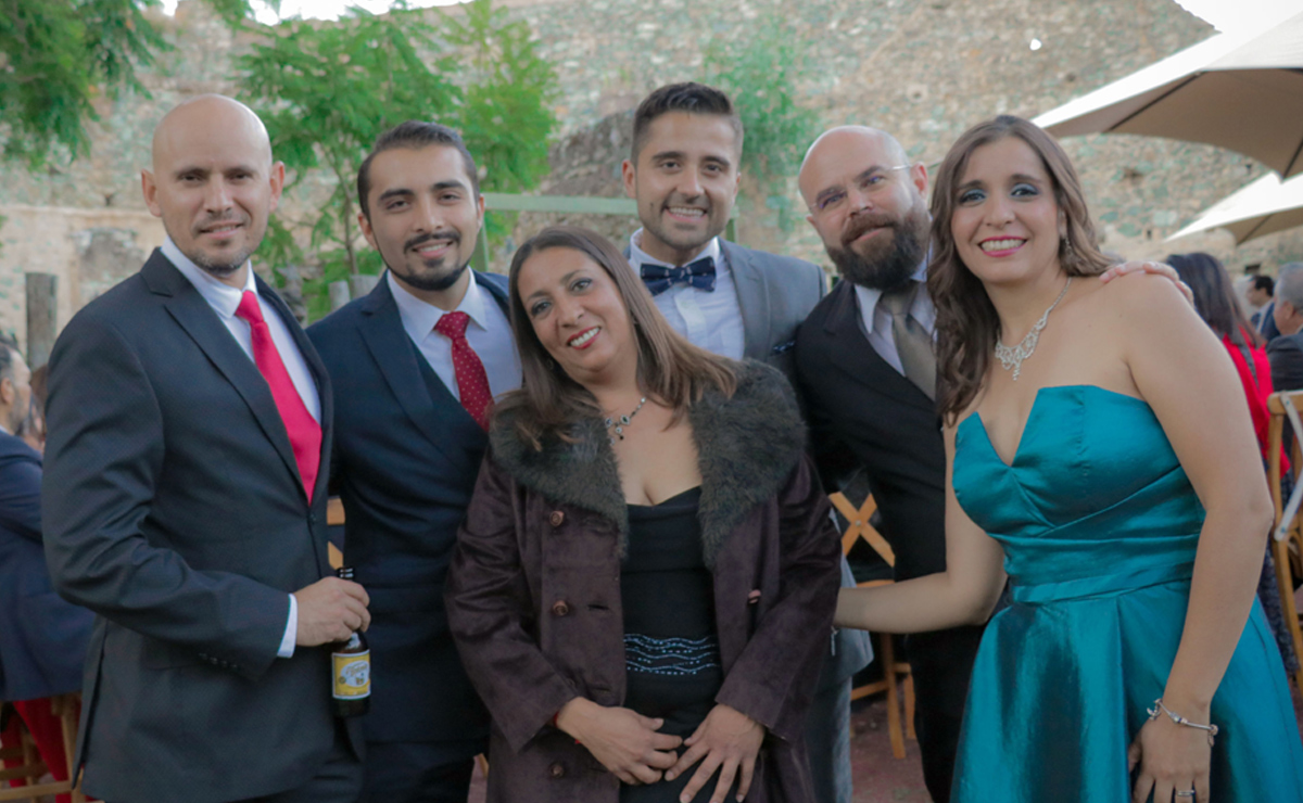 Juan Pablo Plascencia, José e Hilda Valle, Enrique Zapata, Luciano Plascencia y Aranza Valle. Foto: Cortesía