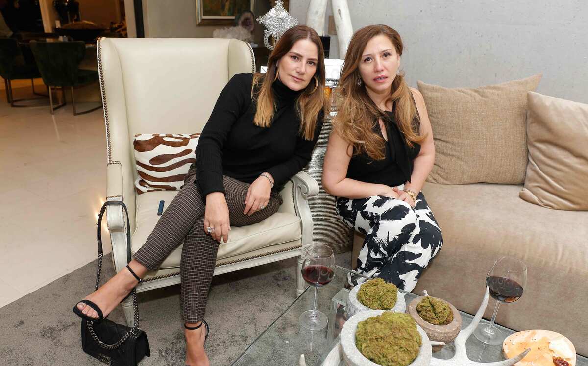 Alejandra Hinojosa de Gutiérrez y Yolanda Ayala
