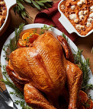 Ensaladas, ejotes, puré de papa son algunas guarniciones para degustar con el pavo (Foto: Instagram).