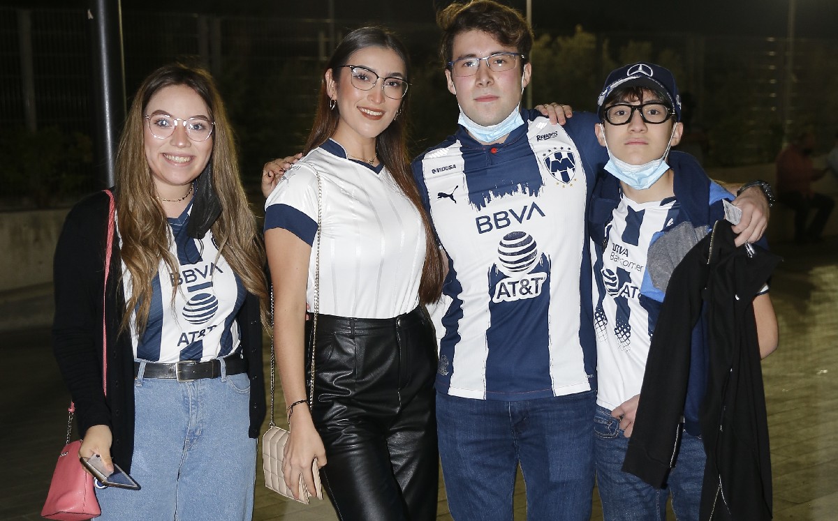 Fanny Elizondo,  Fernanda Elizondo, Sebastián Morales y Santiago Morales / Foto: Omar Valdez