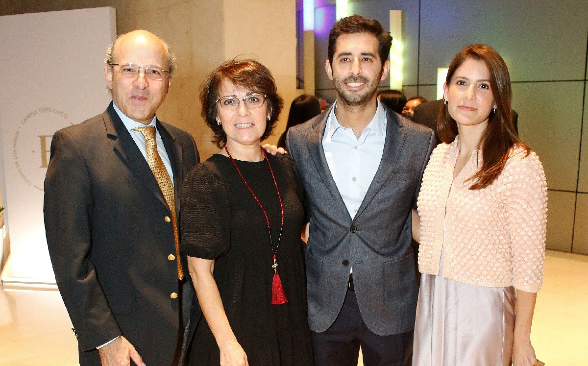 José Mier y Teran, Cecilia Garza Zambrano, Francisco Garza y Ale Alvarado / Foto: Antonio Mireles