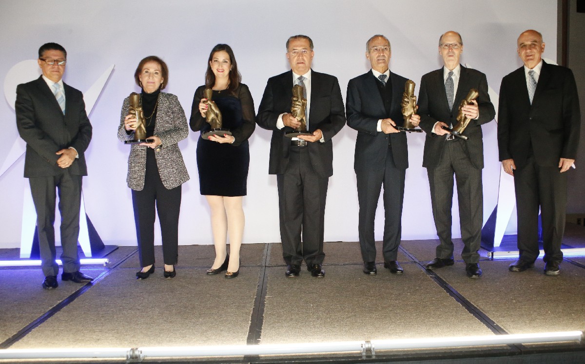 Antulio González,Nancy Salss, Beatriz Garza, Eugenio Garza Herrera, Francisco Garza Zambrano,Felipe Garza Medina y Juan Antonio Fuentevilla / Foto: A