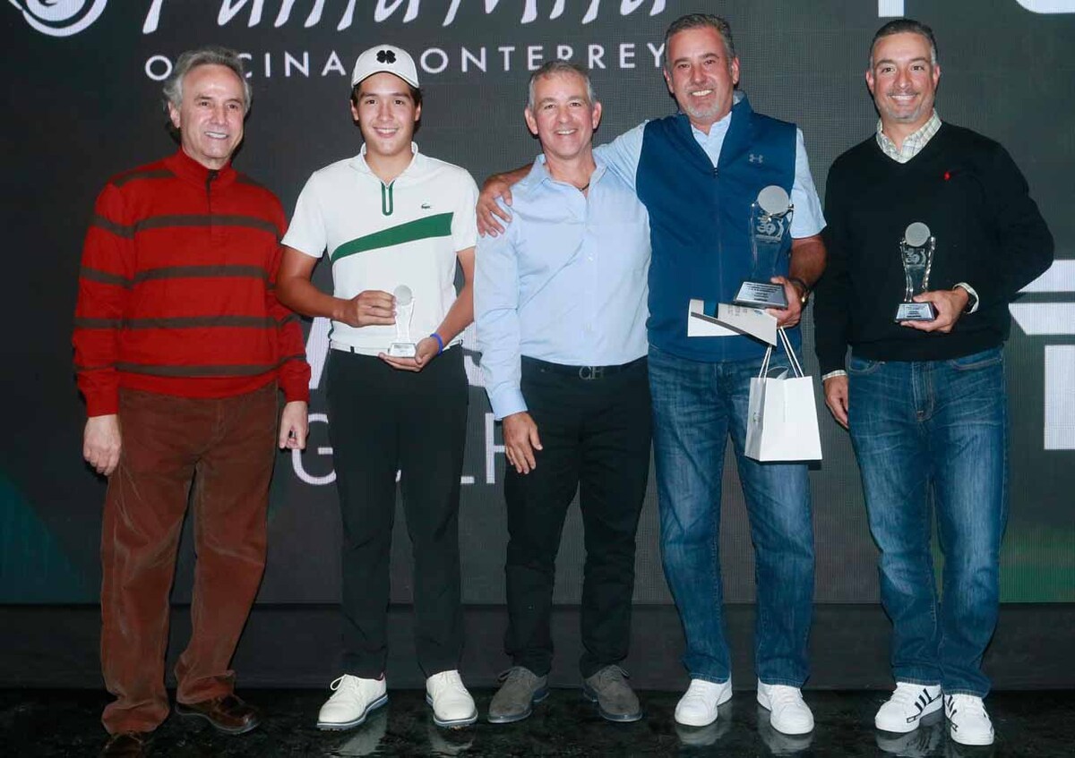 (ganadores) Rodrigo Plancarte, Mauricio Gámez, Armando Charles, Guillermo Farías y Enrique Llaguno