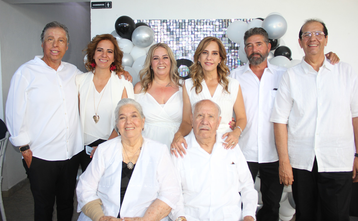 Raúl, Mónica, Alejandra, Laura, Mauricio, Wil, Martha y Wilfredo