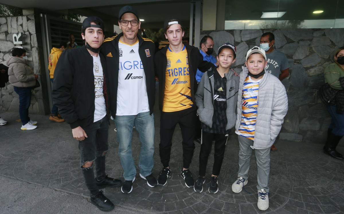 Sebastián Lozano, Hernán Lozano, Alejandro González, Joaquin Lozano y Eugenio Diego / Foto: Omar Valdez