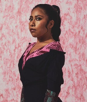 Yalitza Aparicio modela vestido Prada. (Foto: Instagram).