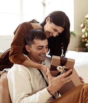 Ideas de regalos para novio. Foto: Getty