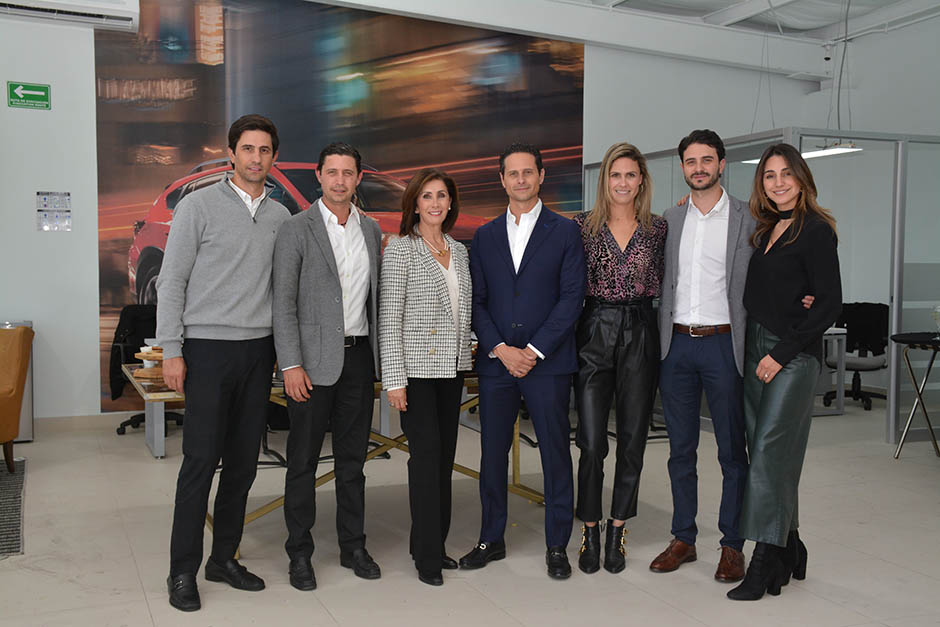 Juan Jorge Gudiño, Diego Gudiño, Gaby Plasencia, Carlos Gudiño,Gaby Gudiño, Alejandro Gudiño y Kariana Gudiño