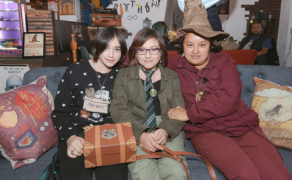 EVOLET FLORES, ARIADNA FERNÁNDEZ Y ARACELI FLORES