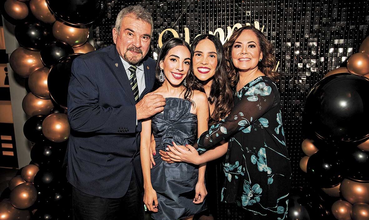 Alejandro Berrones, Sonia Berrones, Verónica Berrones y Verónica de Berrones / Foto: Fermín Rodríguez
