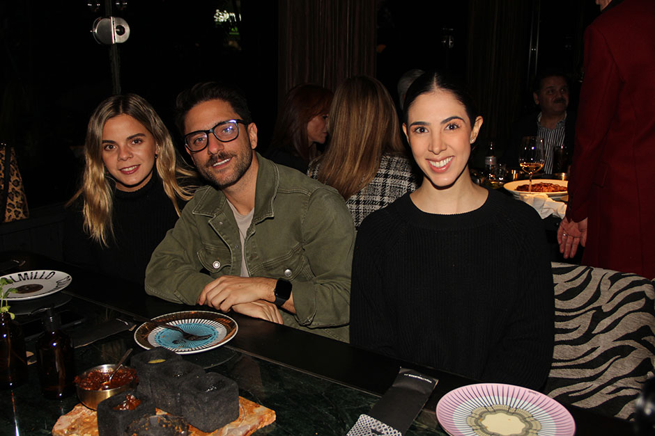 Dany Viveros, Mauricio de Anda y Regina Rivas.