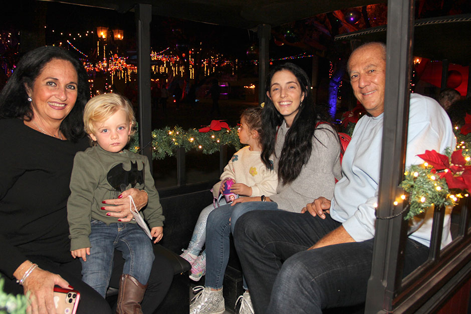 Estefanía Litchi, Andrés Litchi, Saby Litchi y Alessa Litchi.