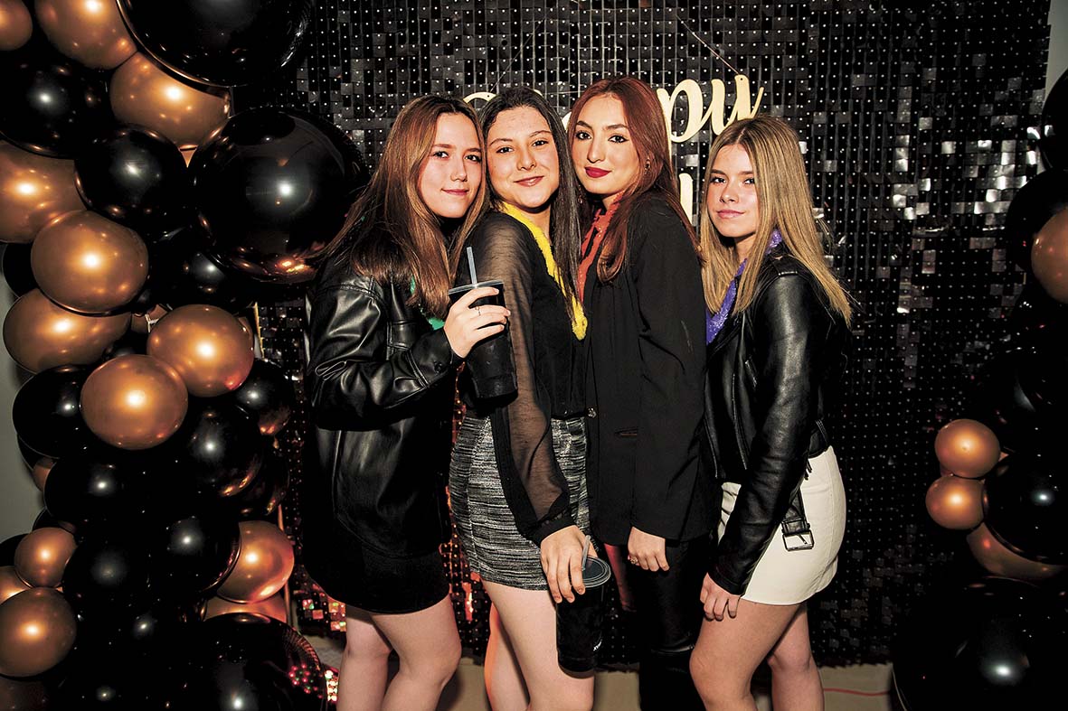Marilú Cárdenas, Aranda Molina, Bella Salazar y Melissa Salazar / Foto: Fermín Rodríguez