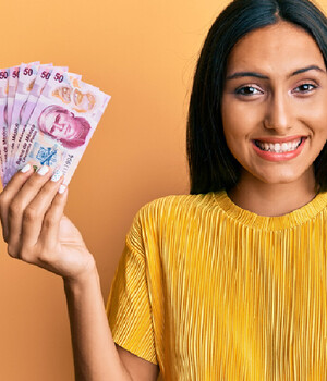 El billete tiene en uno de sus lados la imagen de Benito Juárez (Foto: Shutterstock).