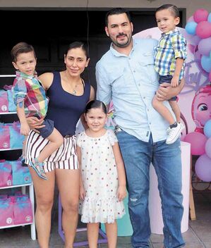 Elías Plaza, Zandra Lozano, Ana Sofía Plaza, Erick Plaza y Erick Plaza / Fotos: Dennis Hernández