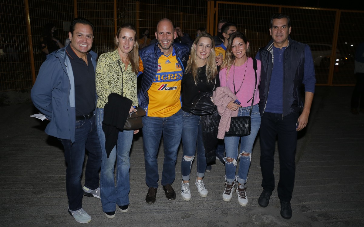 Rodrigo Santos, Rocío Garza, Nicolás Martínez, Susana Padilla, Lucía Hernández y Alfredo Villanueva / Foto: Daniel Saldívar