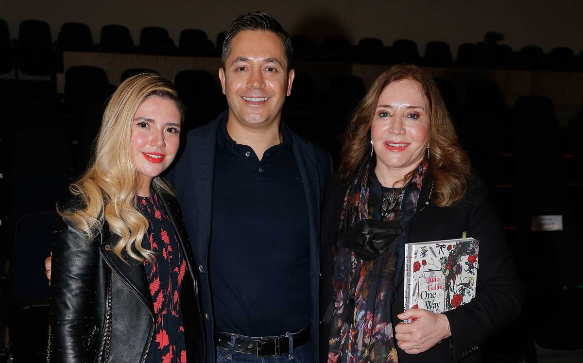 Stephany Gil, Juan Clariond y Jeanette L. Clariond
