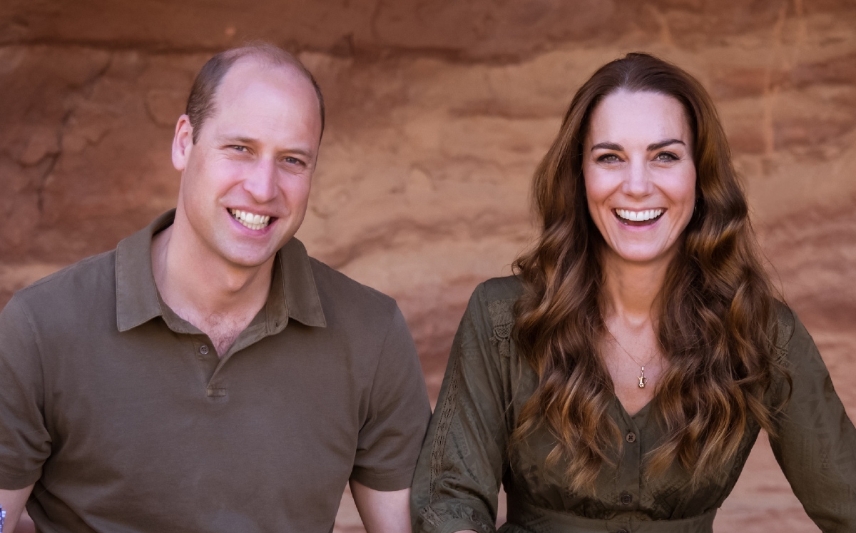 Príncipe William y Kate Middleton comparten sus retratos navideños como reyes (Foto: Getty Images)