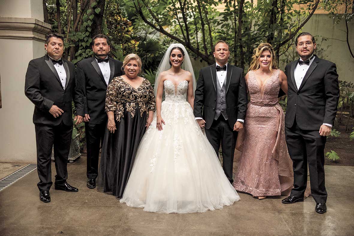 Luis Korrodi, Oscar Escamilla, Lily Arredondo, los novios, Gloria Escamilla y Ricardo Escamilla / Fotos: Karen Mata