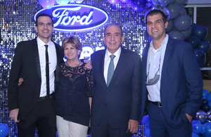 Adrián, Paty, Roberto y Roberto