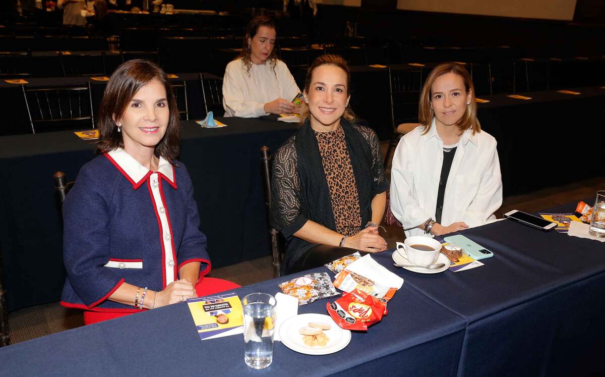 Alma Vargas de Guerra, Lucy Cantú y Brenda Galván