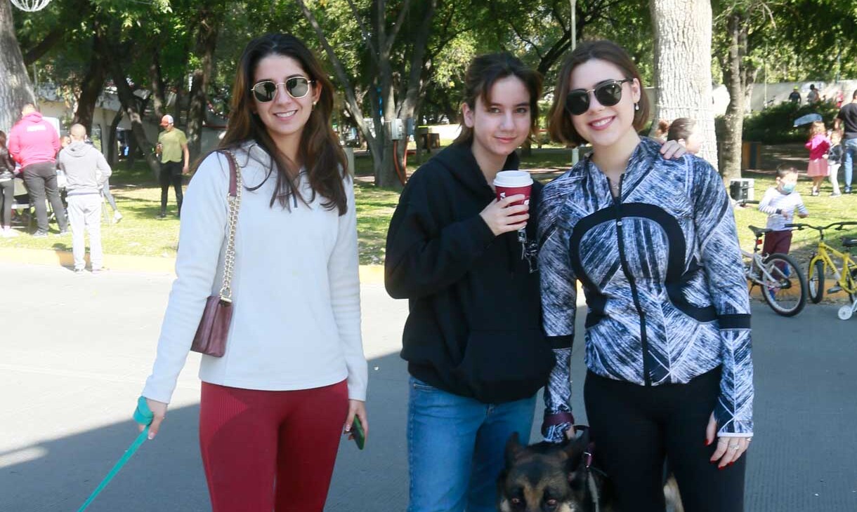 Christopher Roberts, Andrea Roberts y Gaia Roberts