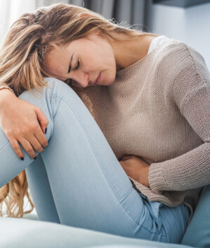 Si comes y bebes demasiado, puedes experimentar hinchazón del estómago (Foto: Shutterstock).