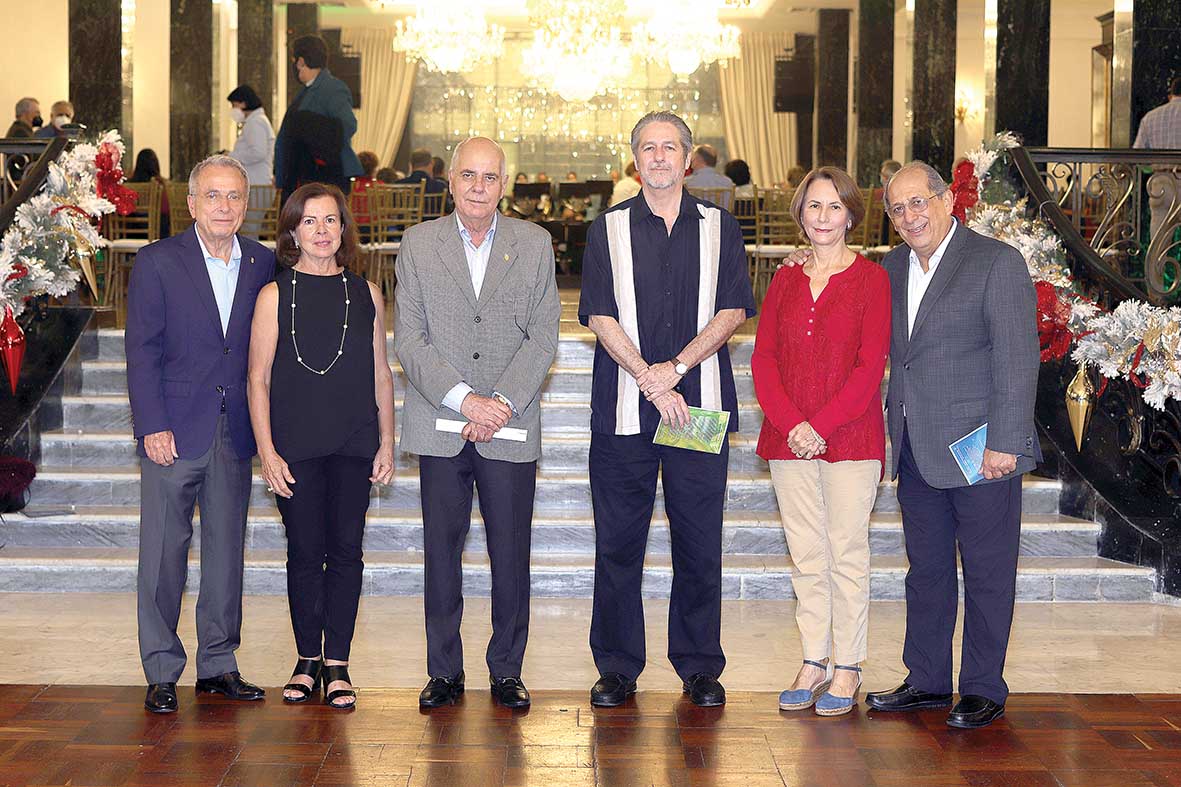 Hermenegildo Santisteban, Maru López, Carlos Azcárraga, Germán López, luz Navarro y Eduardo Llerena / Fotos: Dennis Hernández