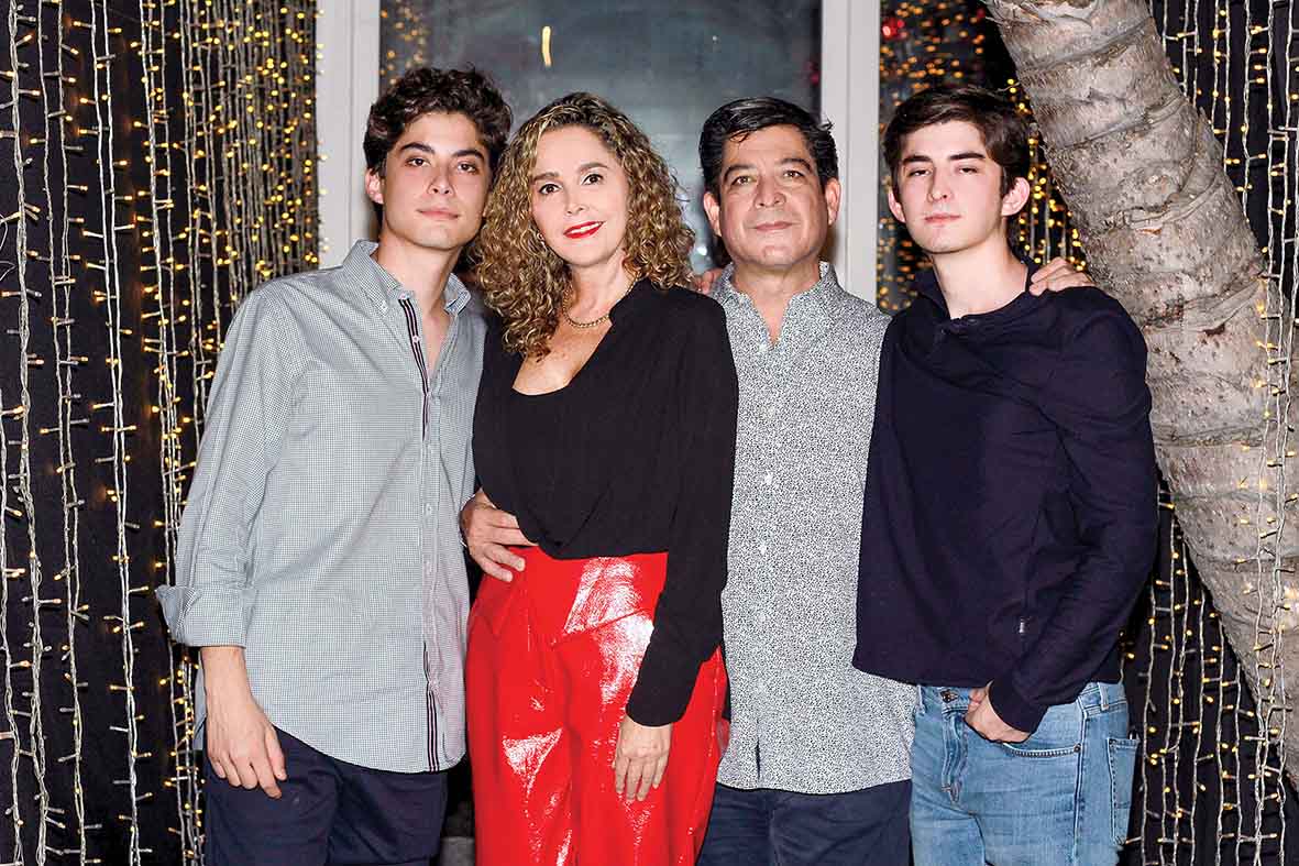 Mauro Casanova, Gaby González de León, Javier Casanova y Javier Casanova / Fotos: José Chang