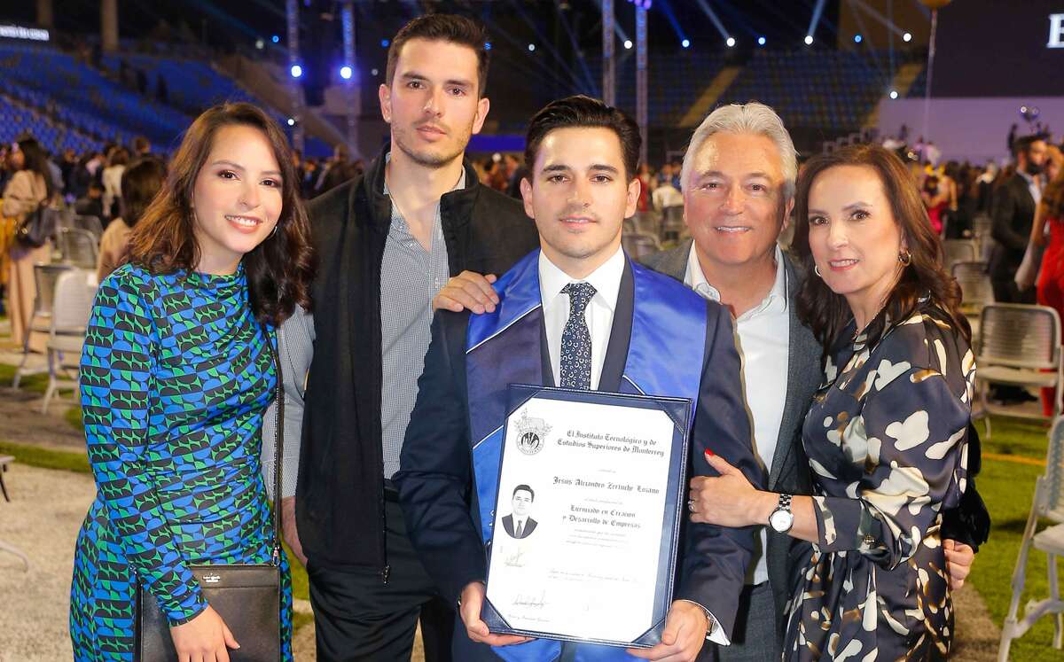 Paty Zertuche, Miguel Zertuche, Alex Zertuche, Miguel Zertuche y Patricia Lozano