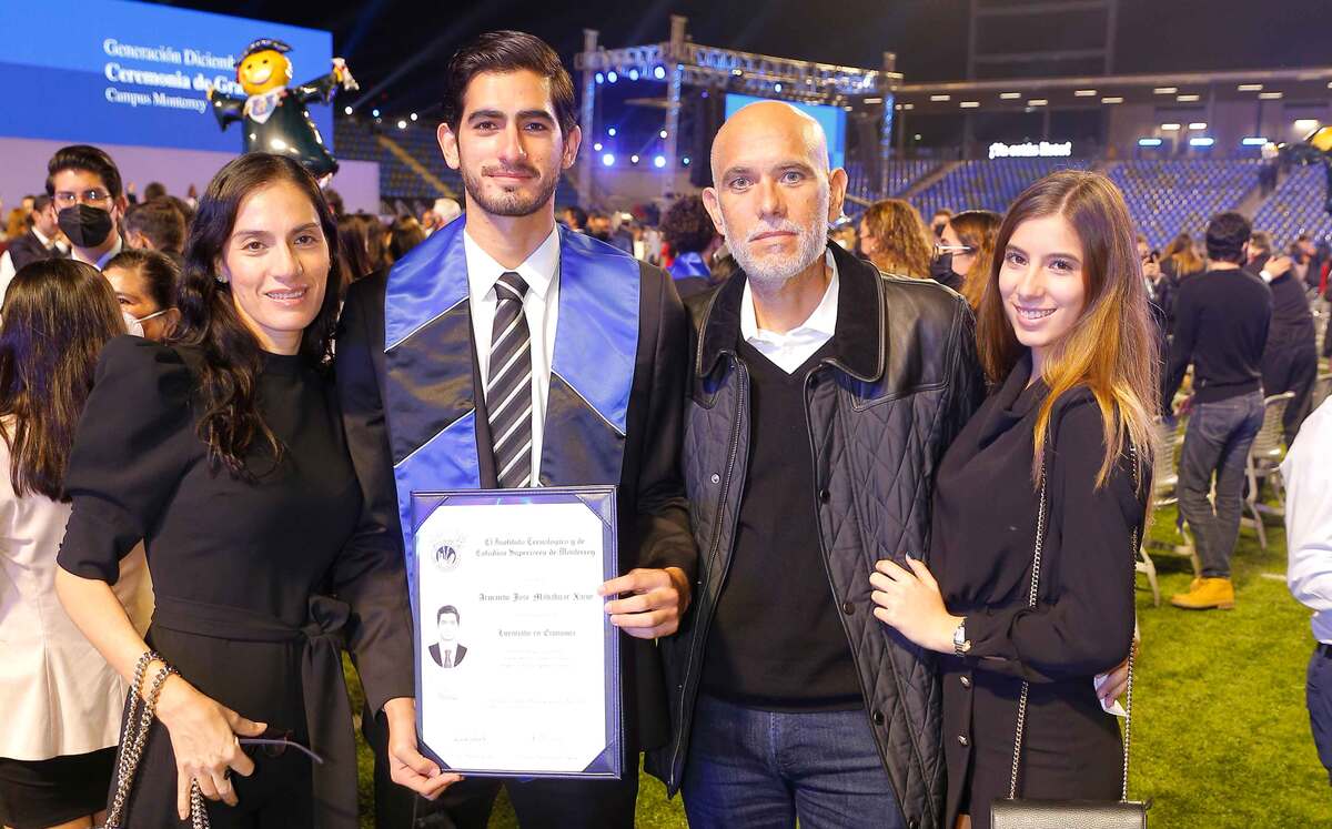 Verónica Xacur, Armando Madahuar, Armando Madahuar y Pamela Madahuar