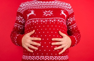 Cómo puedo desinflamar mi vientre después de la cena de Navidad (Foto: Getty Images)
