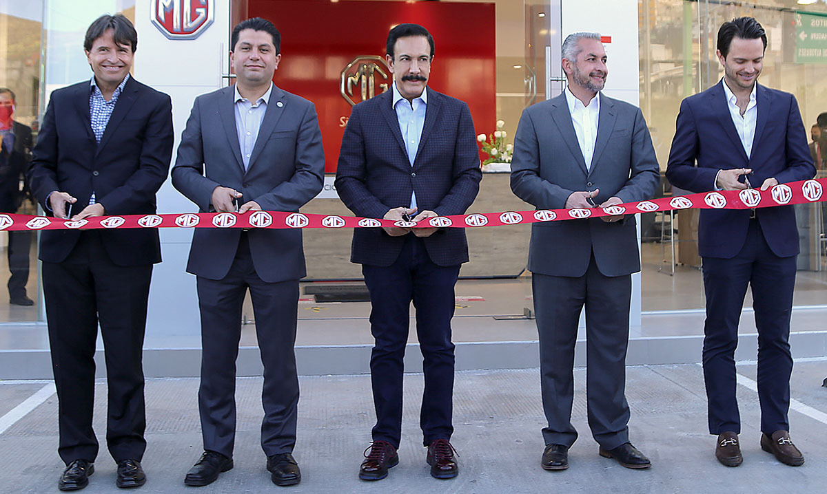 Filiberto Herrera Andrés, Daniel Nava, Omar Fayad, Sergio Baños, y Filiberto Herrera García (Fotos: Axel Márquez)
