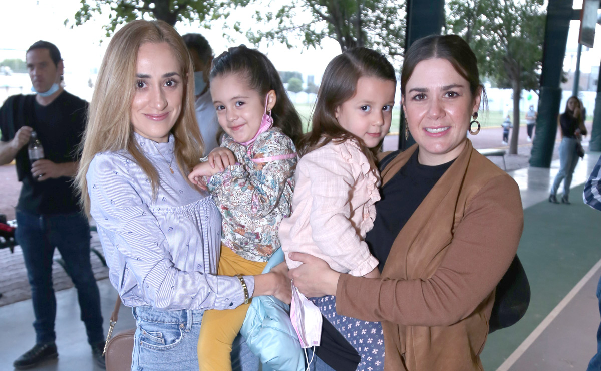 Laura, Renata, Ana Sofía y Regina