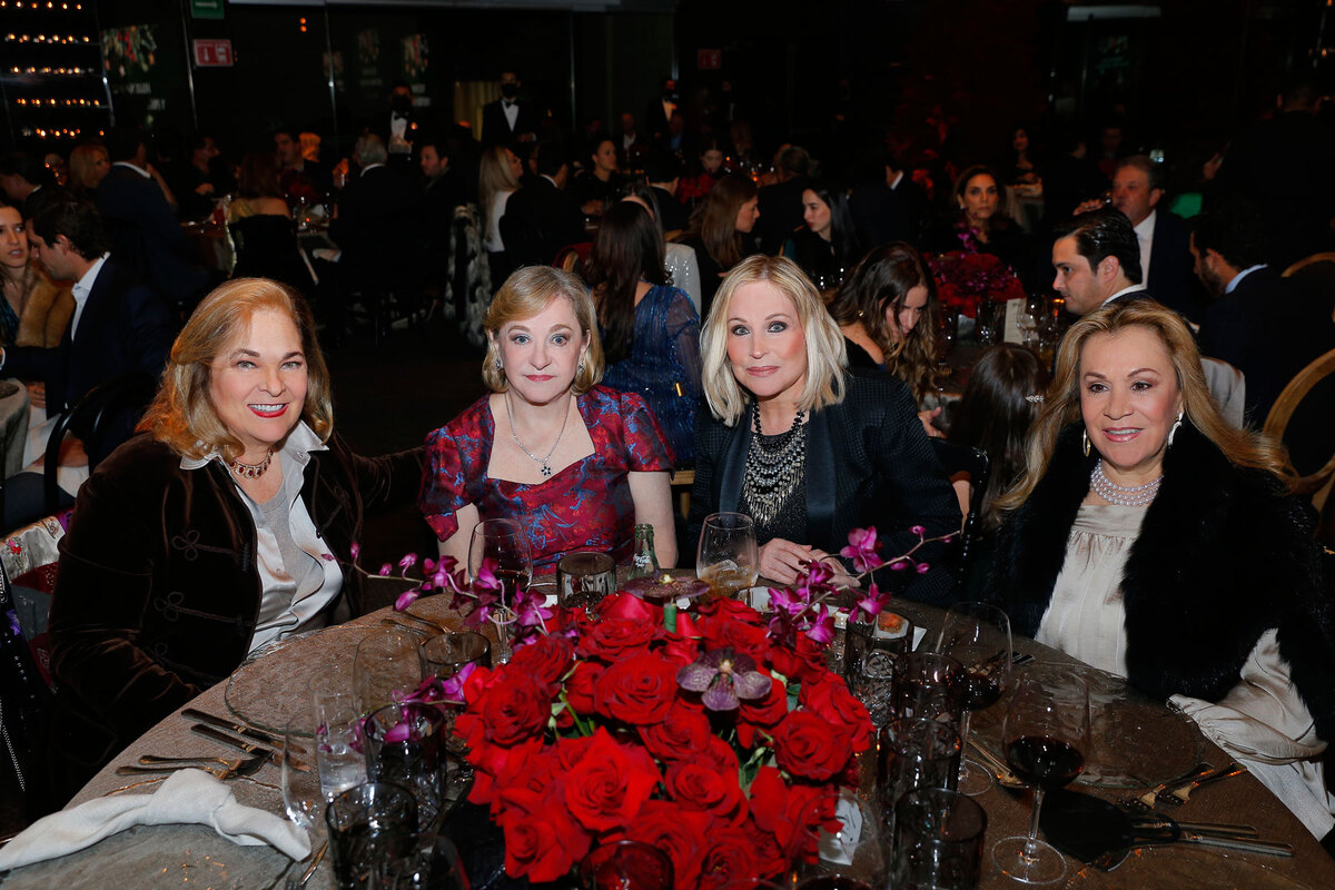 Liliana Melo de Sada, Verónica Ortiz de Elizondo, Cordelia Cortés y Catalina Farías