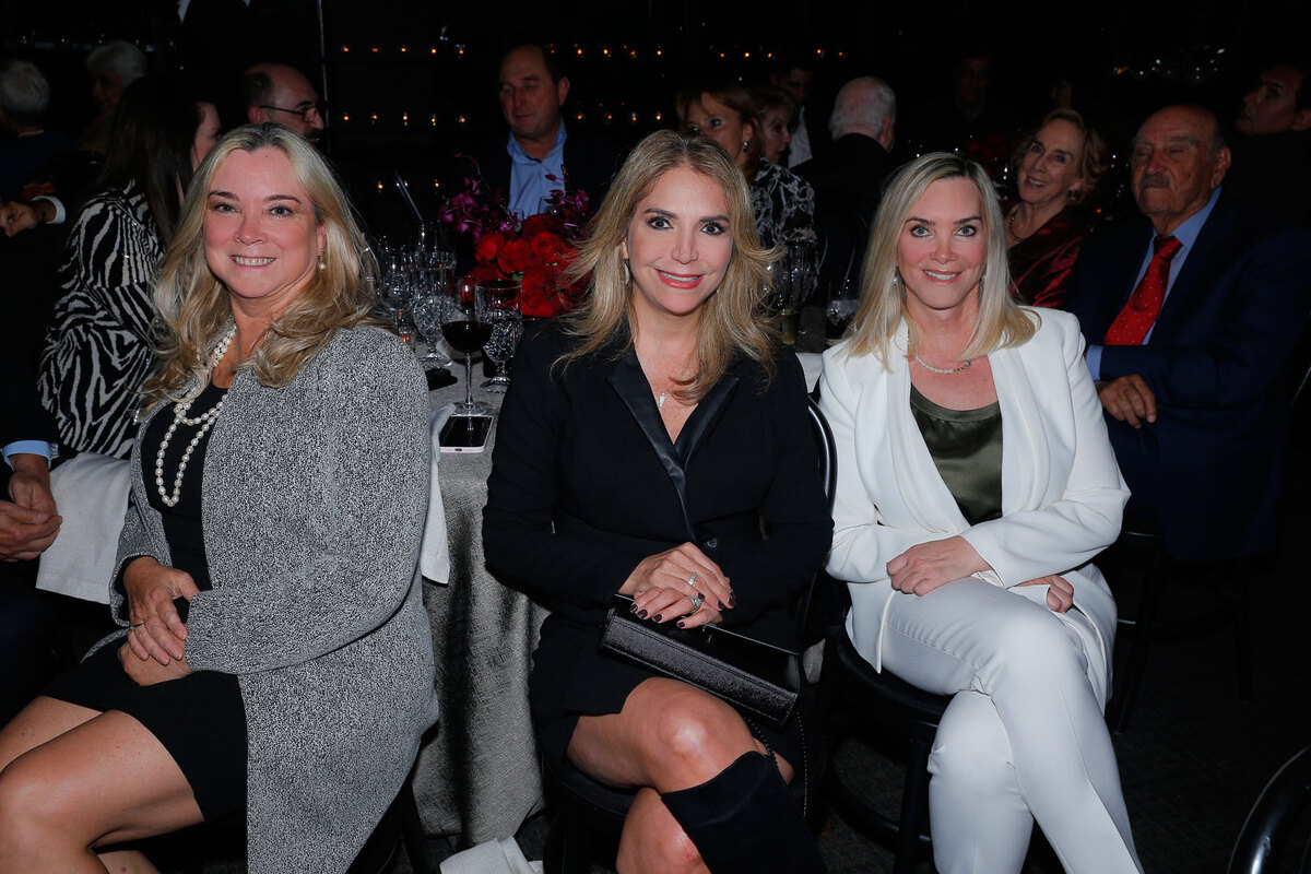 Marcela Gómez, Rebeca Benítez de Gómez y Maries Gómez del Valle