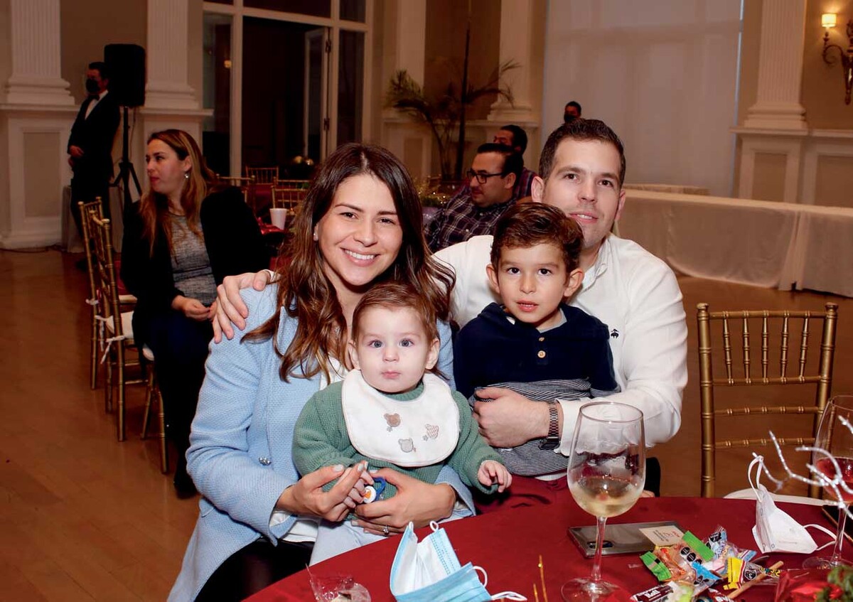 Mariana Ruiz, Lorenzo Villarreal, Guicho Villarreal y Lorenzo Villarreal