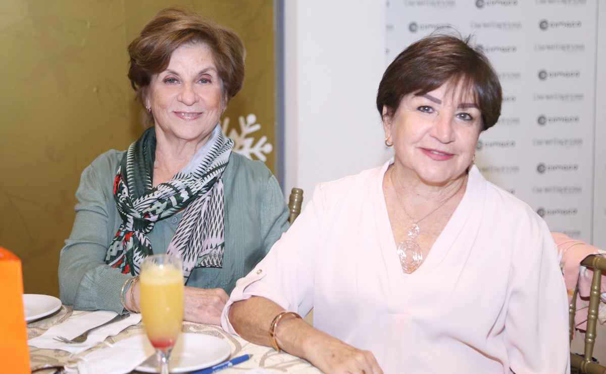 Martha Irene y Meche
