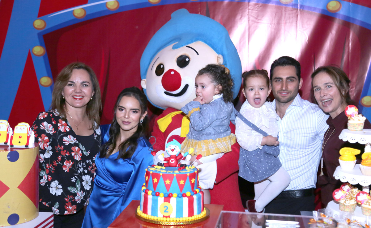 Paola, Andrea, Antonella, Greta, Manuel y Mónica