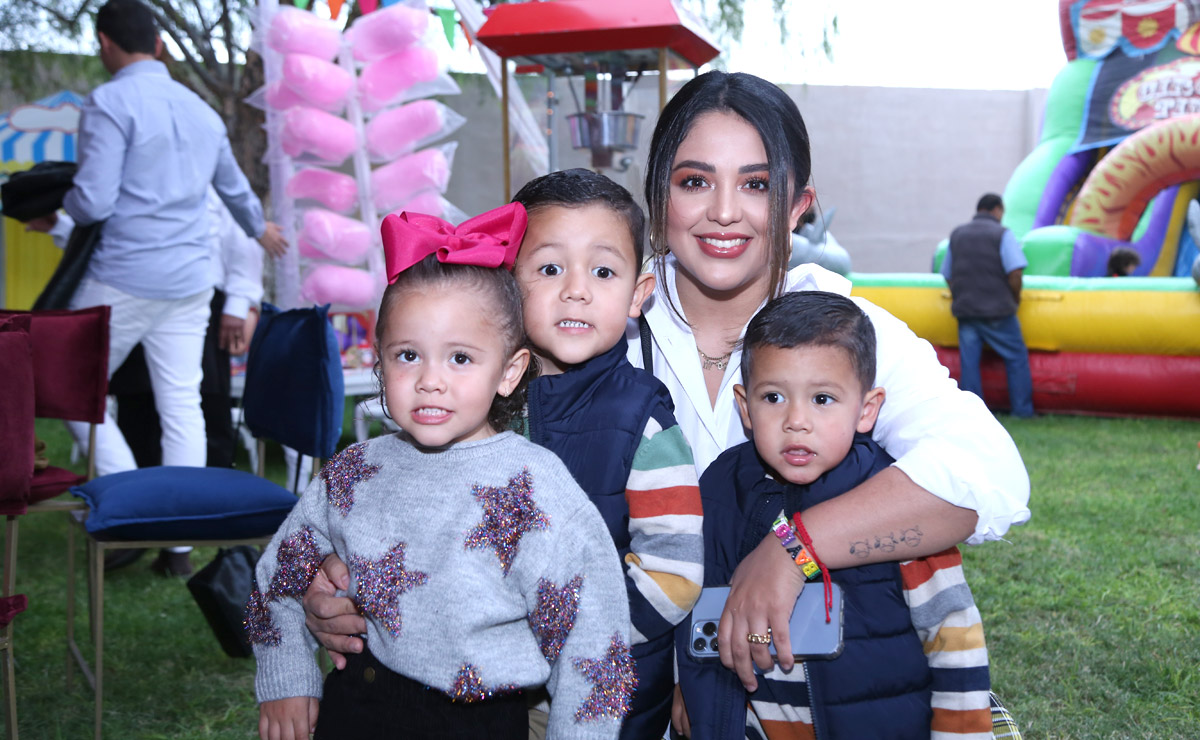 Pía, Pablo, Mónica y Mateo