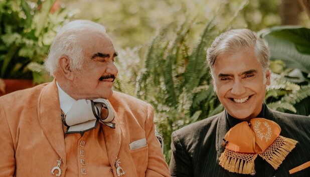 Vicente Fernández. Alejandro y doña Cuquita lo recuerdan cantando. (Foto: Instagram).